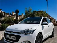 Usado Hyundai i20 75 CV (55 kW) 2018 Blanco Berlina