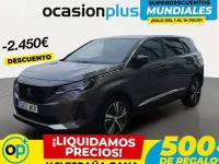 Usado Peugeot 5008 Allure 131 CV (96 kW) 2022 Gris plata Monovolumen