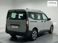 Usado Ford Tourneo Courier Titanium 125 CV (91 kW) 2024 Gris Monovolumen