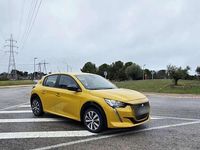 Usado Peugeot e-208 Allure 100 kW (136 CV) 2023 Amarillo Utilitario