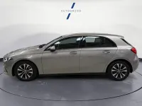 Usado Mercedes A180 116 CV (85 kW) 2021 Gris / plata Berlina