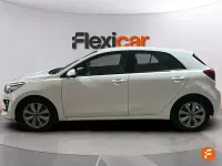 Usado Kia Rio 100 CV (73 kW) 2023 Blanco Berlina