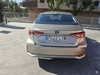 Usado Toyota Corolla Eco 122 CV (89 kW) 2022 Beige Berlina