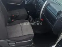 Usado Suzuki Jimny 86 CV (63 kW) 2007 Gris / plata SUV
