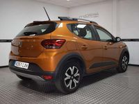 Usado Dacia Sandero Expression 91 CV (66 kW) 2022 Naranja Utilitario