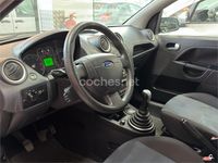 Usado Ford Fiesta Ambiente 70 CV (51 kW) 2007 Gris / plata Utilitario