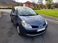 Usado Renault Clio II Dynamique 100 CV (73 kW) 2007 Gris / plata Berlina