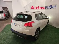 Usado Peugeot 2008 Allure 120 CV (88 kW) 2015 Blanco SUV