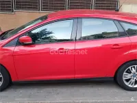 Usado Ford Focus Trend 125 CV (91 kW) 2011 Rojo Berlina