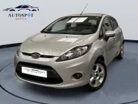 Usado Ford Fiesta Trend 82 CV (60 kW) 2010 Gris / plata Berlina