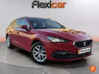 Usado Seat Leon FR 130 CV (95 kW) 2023 Rojo Familiar