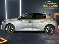 Usado Peugeot 208 Allure 100 CV (73 kW) 2023 Gris Utilitario