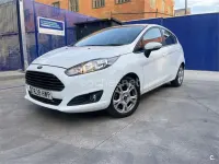 Usado Ford Fiesta Trend 100 CV (73 kW) 2014 Blanco Utilitario