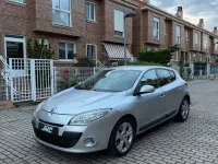 Usado Renault Mégane Dynamique 150 CV (110 kW) 2009 Gris / plata Berlina