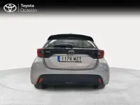 Usado Toyota Yaris Hybrid Active 116 CV (85 kW) 2025 Gris / plata Berlina