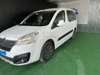Usado Citroën Berlingo Live 75 CV (55 kW) 2018 Blanco Monovolumen