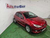 Usado Peugeot 206 110 CV (80 kW) 2005 Granate Berlina