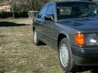 Usado Mercedes 190 166 CV (122 kW) 1987 Gris Berlina