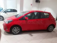 Usado Toyota Yaris Active 69 CV (50 kW) 2018 Rojo Berlina