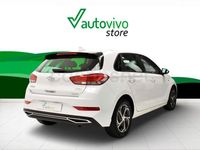 Usado Hyundai i30 120 CV (88 kW) 2023 Blanco Berlina