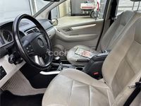 Usado Mercedes B180 109 CV (80 kW) 2008 Gris / plata Monovolumen