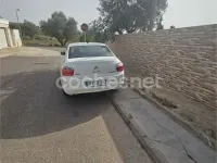 Usado Citroën C-Elysee I Exclusive 100 CV (73 kW) 2016 Blanco Berlina