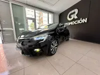 Begagnad Renault Clio V Initiale Paris 140 HK (102 kW) 2021 Svart Sedan