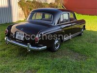 Usado Mercedes 200 109 CV (80 kW) 1985 Negro Berlina