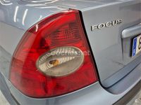 Usado Ford Focus Trend 90 CV (66 kW) 2006 Azul Berlina