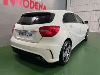 Usado Mercedes A180 AMG line 109 CV (80 kW) 2013 Blanco Utilitario