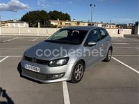 Usado VW Polo Advance 90 CV (66 kW) 2012 Gris / plata Utilitario