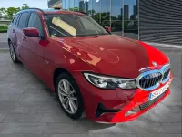 Usado BMW 330e 292 CV (214 kW) 2022 Rojo Familiar