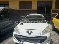 Usado Peugeot 206 75 CV (55 kW) 2010 Blanco Berlina