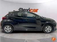 Usado Toyota Yaris Hybrid Active 116 CV (85 kW) 2022 Negro
