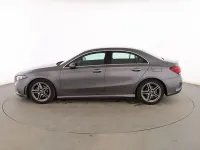 Usado Mercedes A180 AMG line 136 CV (100 kW) 2022 Gris Berlina