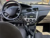 Usado Ford Focus Trend 115 CV (84 kW) 2003 Gris / plata Berlina