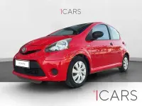 Usado Toyota Aygo City 68 CV (50 kW) 2013 Rojo Utilitario