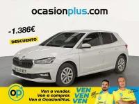 Usado Skoda Fabia Selection 95 CV (69 kW) 2024 Blanco Utilitario