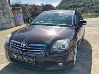 Usado Toyota Avensis Sol 150 CV (110 kW) 2006 Granate Familiar