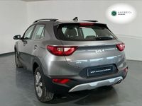 Usado Kia Stonic 100 CV (73 kW) 2025 Gris SUV