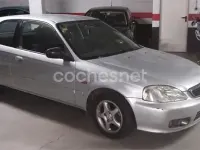 Usado Honda Civic S 90 CV (66 kW) 1999 Gris / plata Berlina