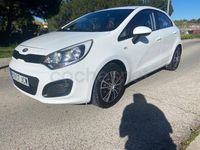 Usado Kia Rio 85 CV (62 kW) 2015 Blanco Berlina