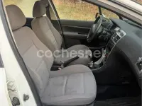 Usado Peugeot 307 90 CV (66 kW) 2004 Blanco Berlina
