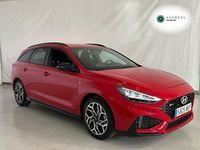 Usado Hyundai i30 N Line 100 CV (73 kW) 2024 Rojo Familiar