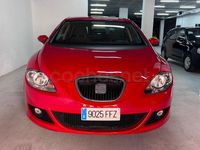 Usado Seat Leon Reference 105 CV (77 kW) 2006 Rojo Utilitario