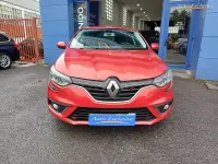 Usado Renault Mégane Intens 100 CV (73 kW) 2016 Rojo Berlina
