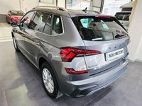 Usado Skoda Kamiq Selection 115 CV (84 kW) 2024 Gris / plata SUV