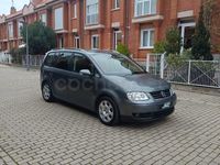 Usado VW Touran Advance 136 CV (100 kW) 2004 Gris / plata Monovolumen