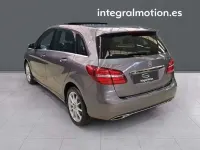 Usado Mercedes B200 156 CV (114 kW) 2017 Gris Utilitario