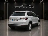 Usado Skoda Karoq Ambition 150 CV (110 kW) 2023 Gris / plata SUV